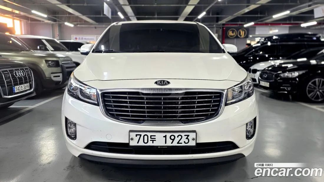 Kia Sedona 2016 — photo 2