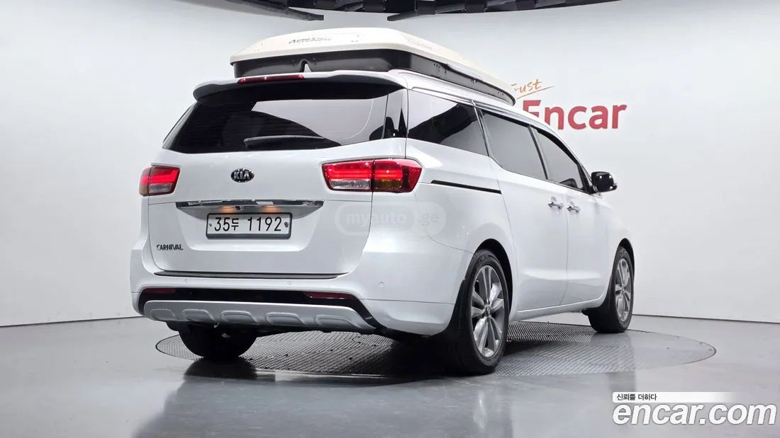 Kia Sedona 2015 — photo 2