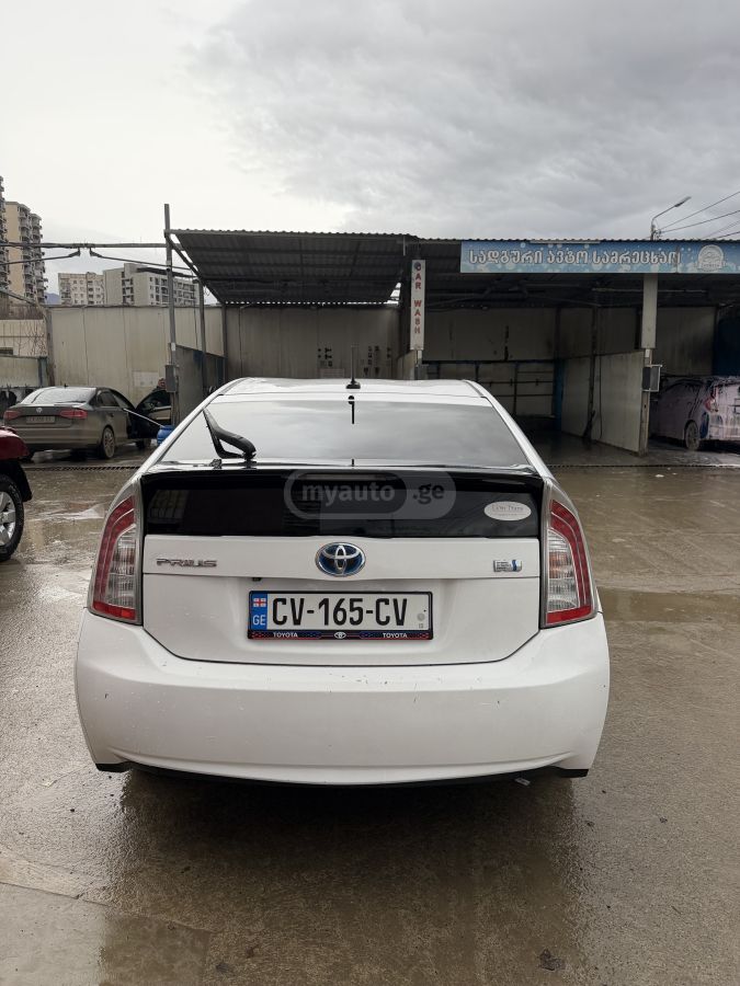 Toyota Prius 2012 — photo 2
