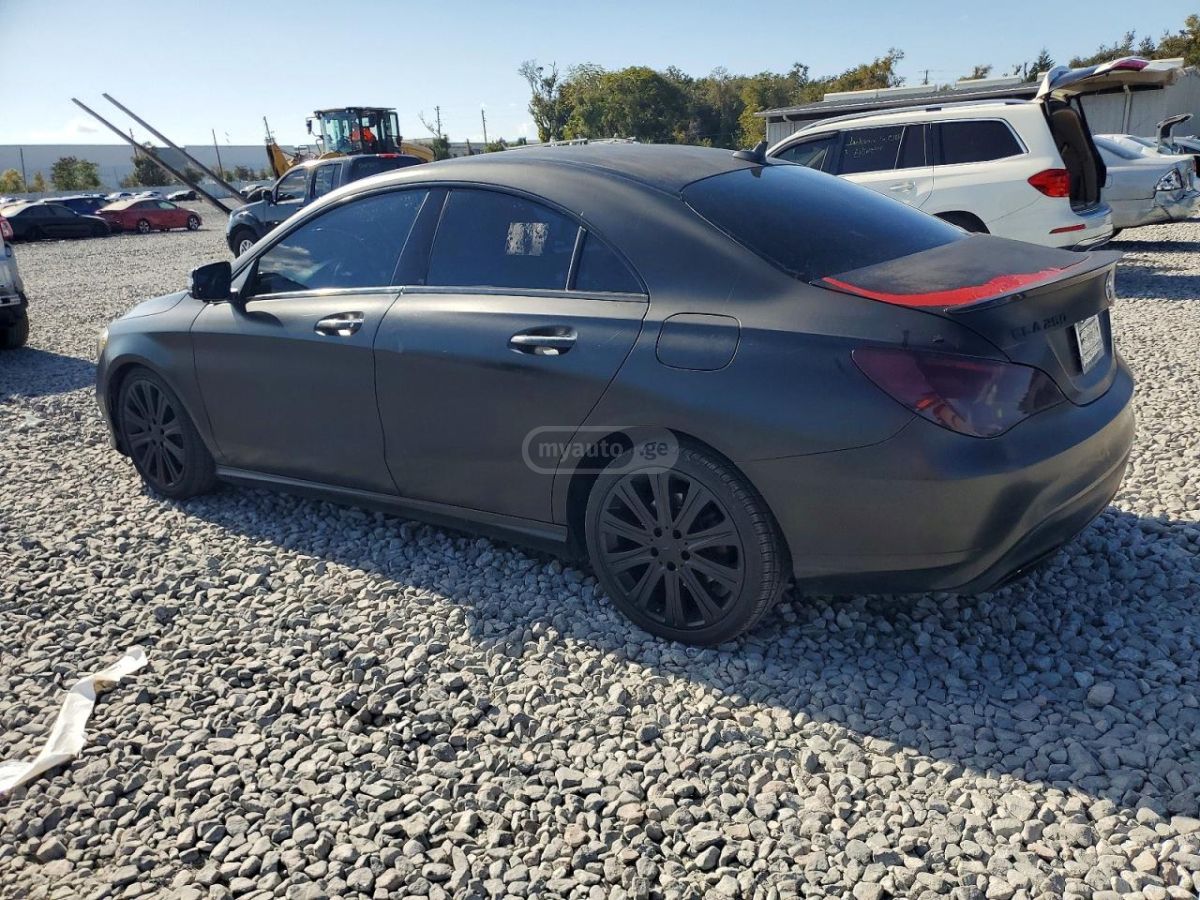 Mercedes-Benz CLA 250 2018 — photo 2