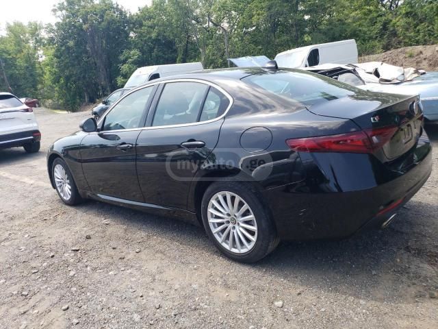 Alfa Romeo Giulia 2021 — photo 2