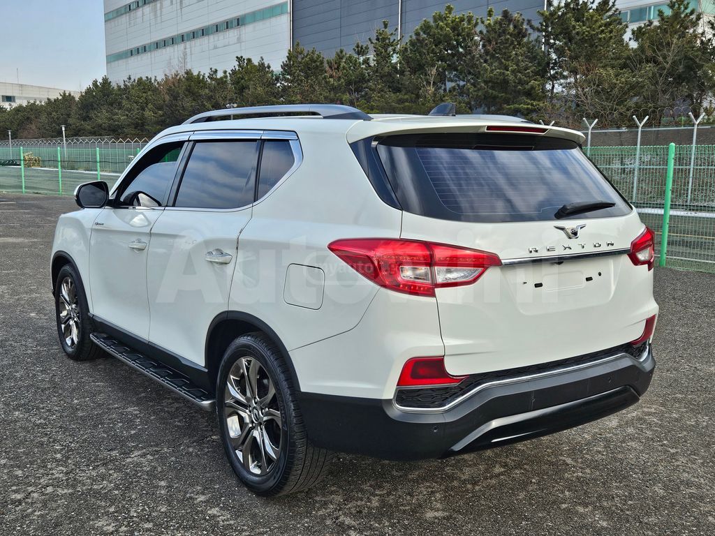 Ssangyong Rexton 2019 — photo 2