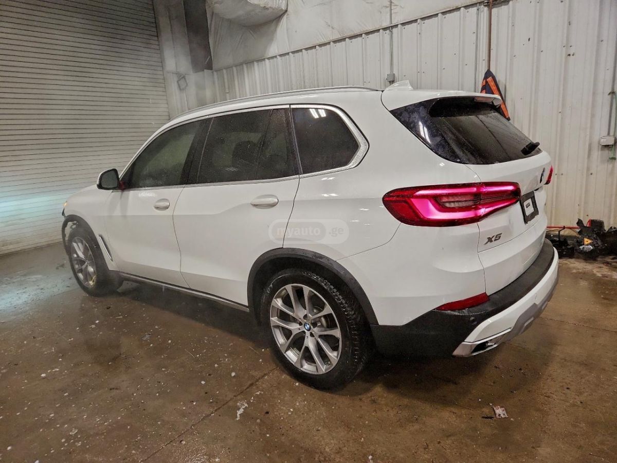 BMW X5 2019 — photo 2