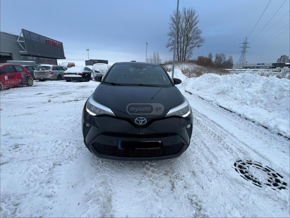 Toyota C-HR 2021 — photo 2