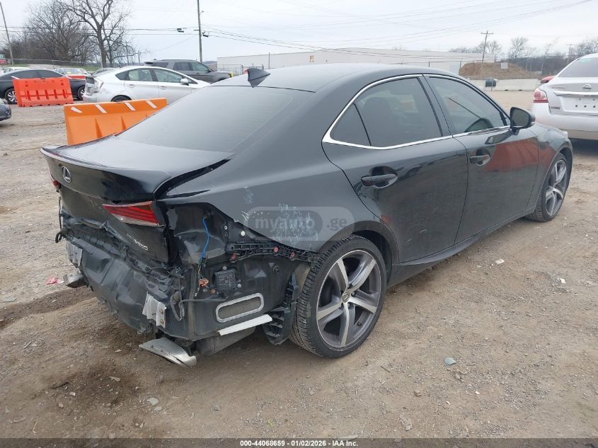 Lexus IS 300 2018 — photo 2