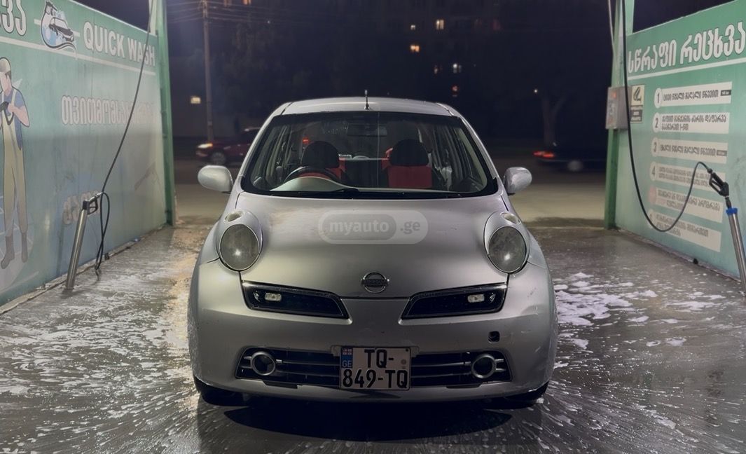 Nissan March