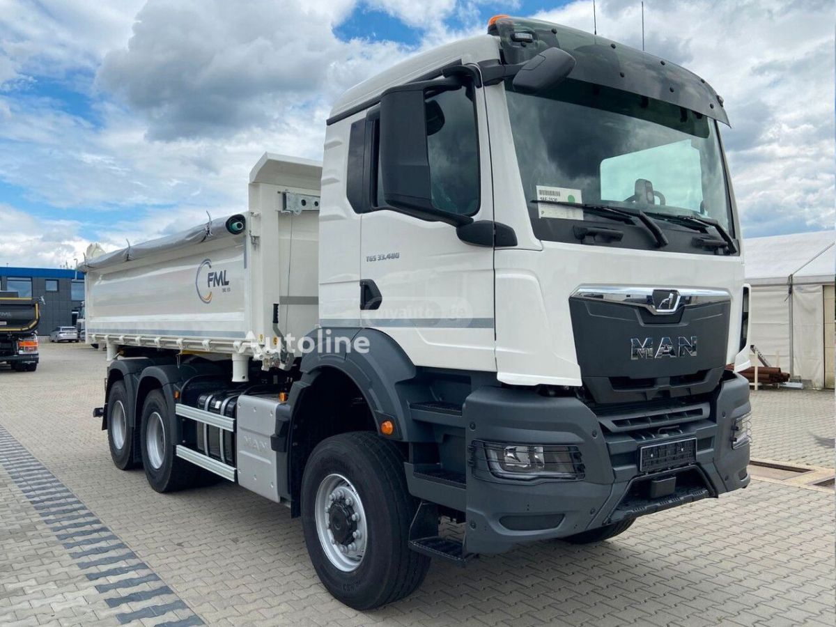 Isuzu TGS