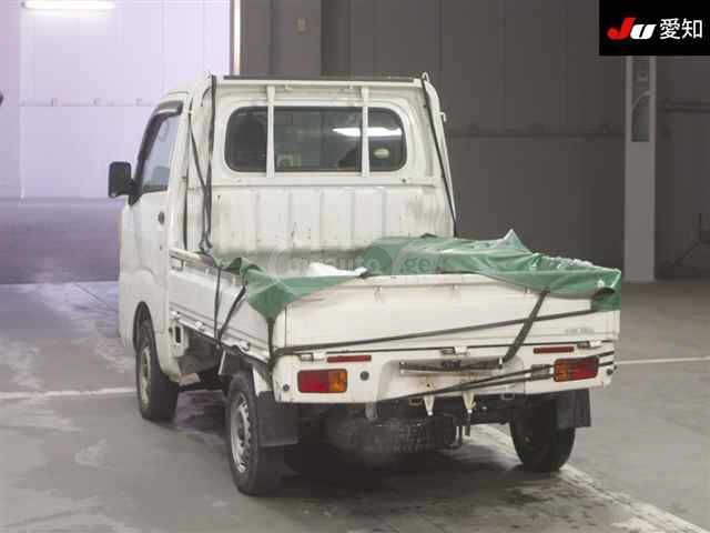 Isuzu Elf 2015 — photo 2