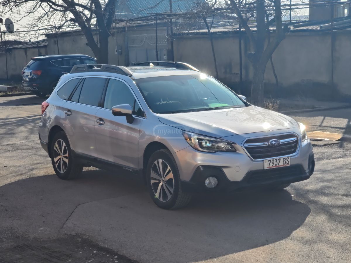 Subaru Outback 2018 — photo 2