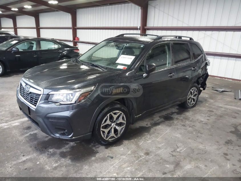Subaru Forester 2019 — photo 2