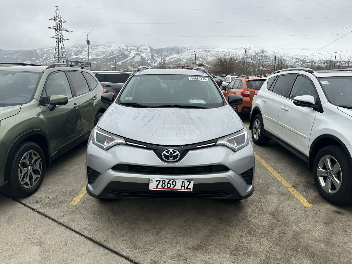Toyota RAV4 2016 — photo 2