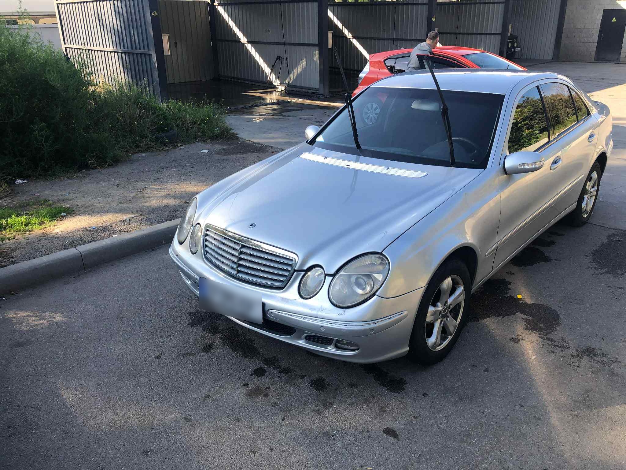 Mercedes-Benz E 200