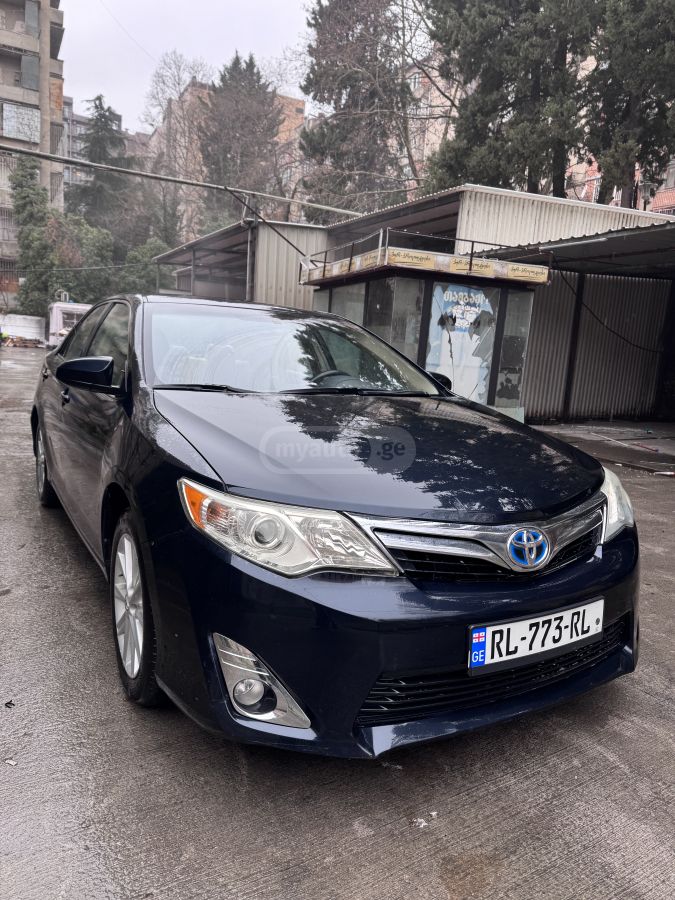 Toyota Camry 2013 — photo 2
