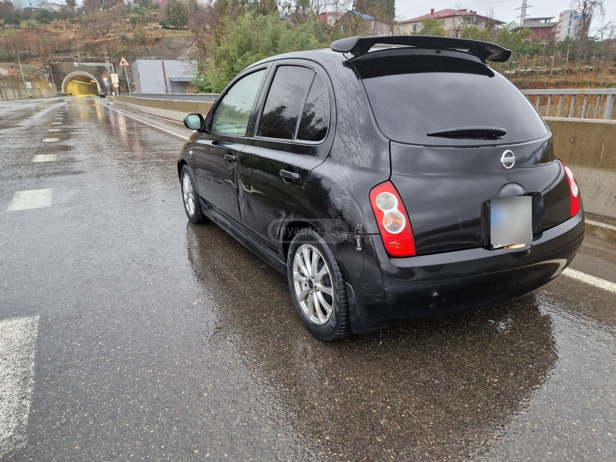 Nissan March 2006 — photo 2
