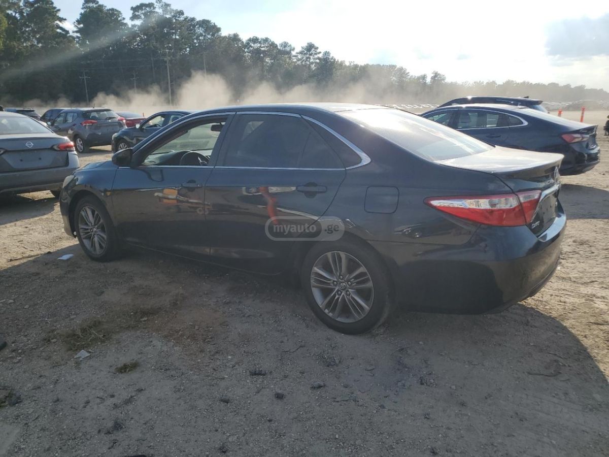 Toyota Camry 2017 — photo 2