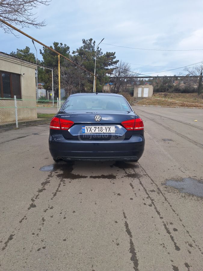 Volkswagen Passat 2013 — photo 2