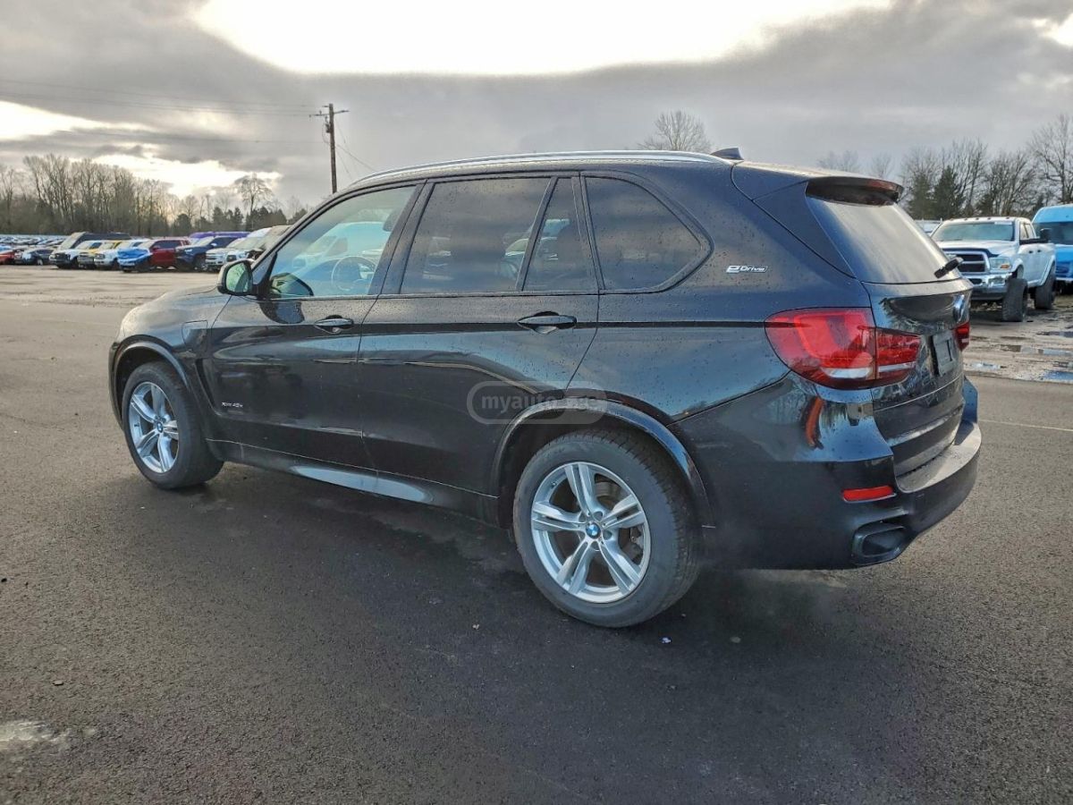 BMW X5 2017 — photo 2