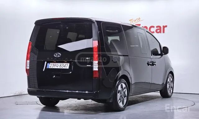Hyundai Staria 2024 — photo 2