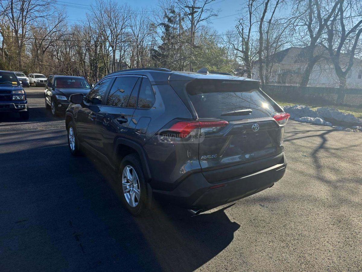 Toyota RAV 4 2020 — photo 2