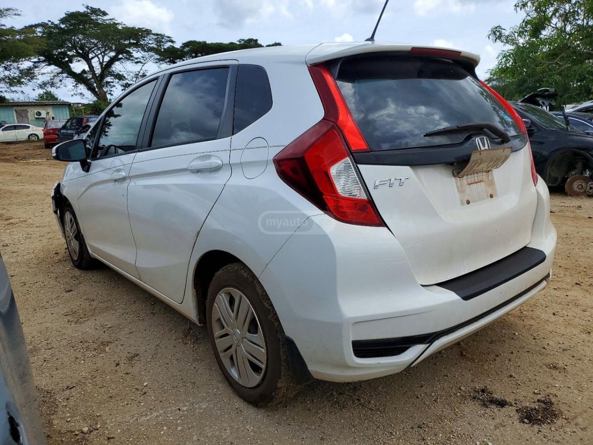 Honda Fit 2019 — photo 2