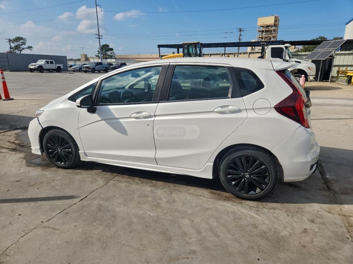 Honda Fit 2018 — photo 2