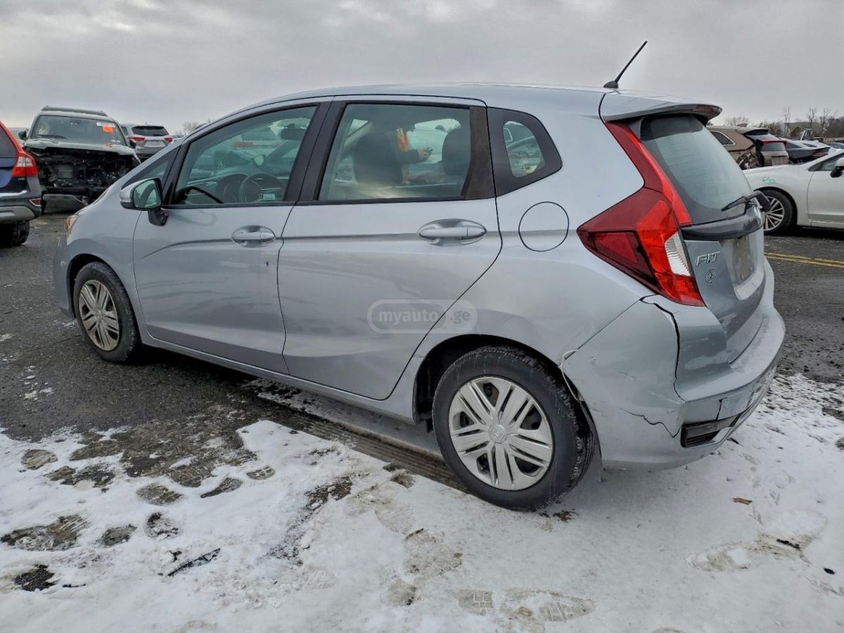 Honda Fit 2018 — photo 2