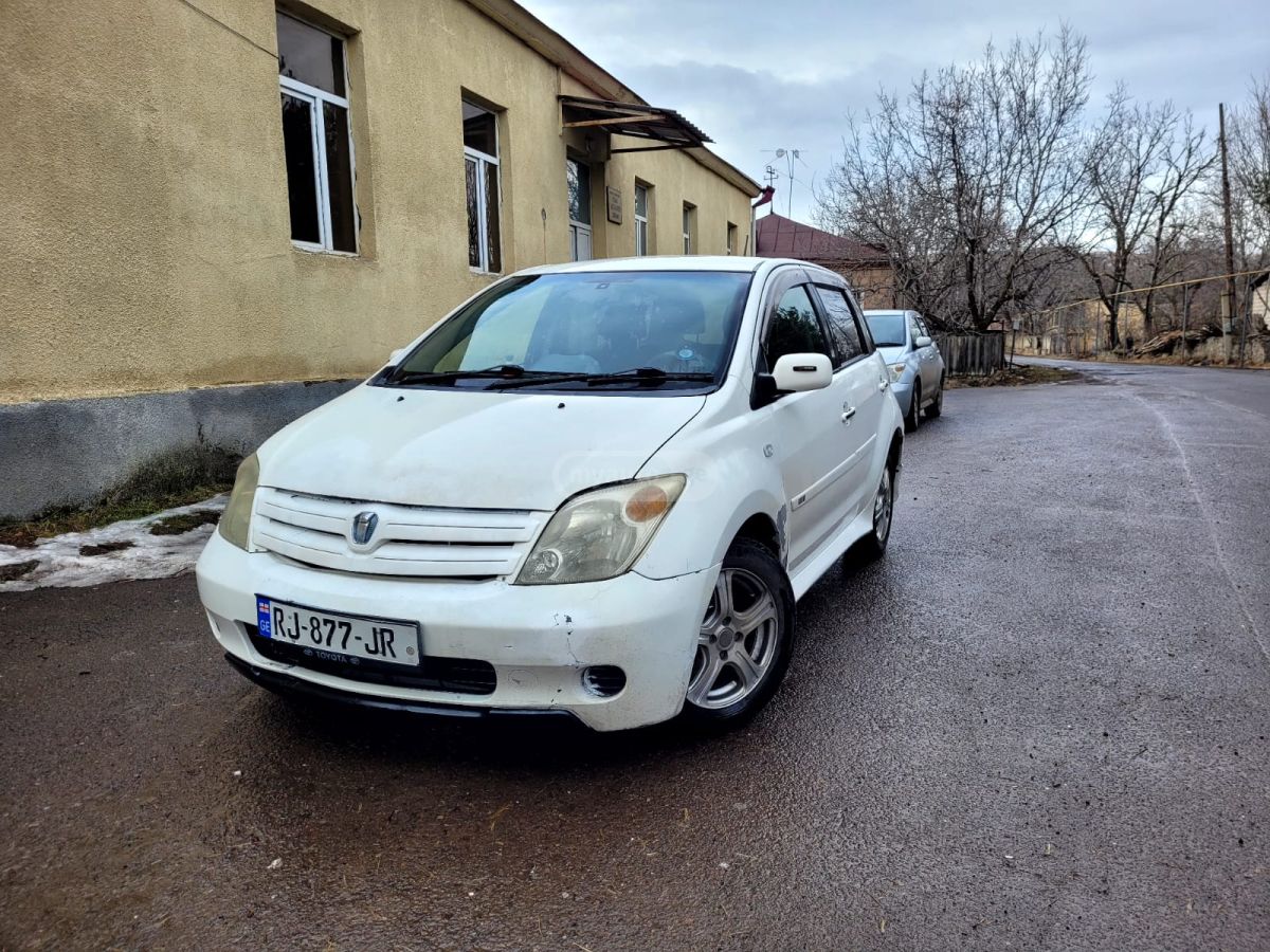 Toyota Ist 2002 — photo 2