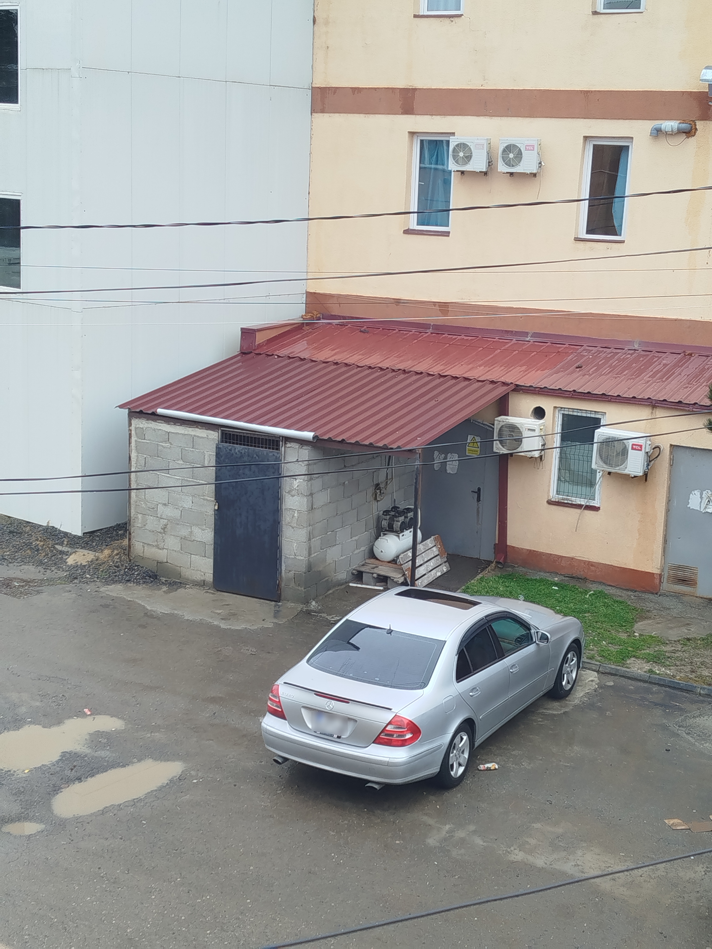 Mercedes-Benz E 320 2003 — photo 2
