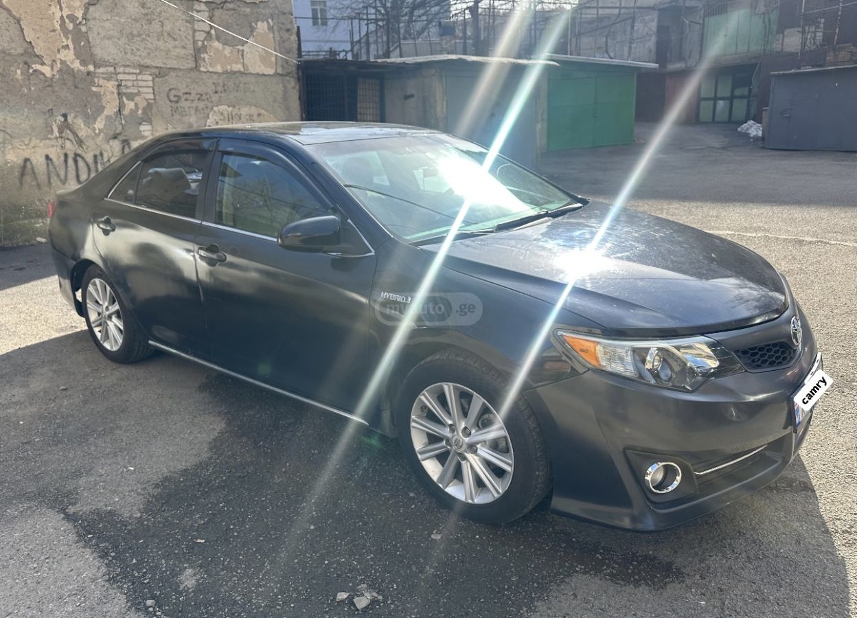 Toyota Camry 2013 — photo 2