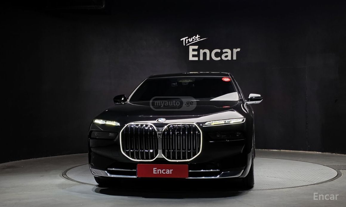 BMW 740 2023 — photo 2