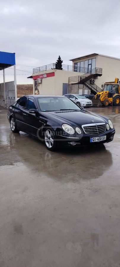 Mercedes-Benz E 320