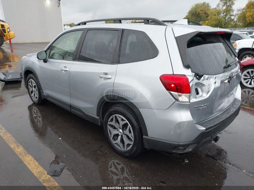 Subaru Forester 2023 — photo 2