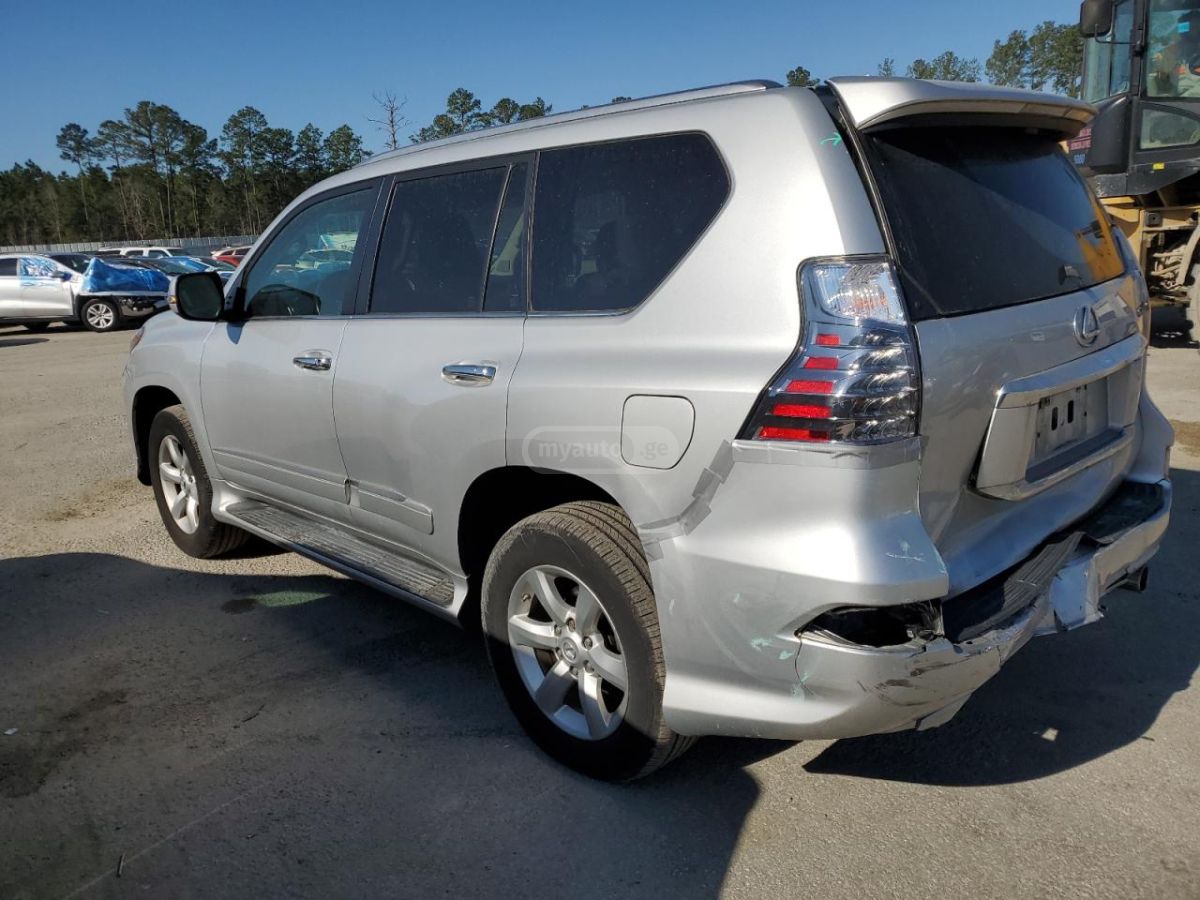 Lexus GX 460 2016 — photo 2