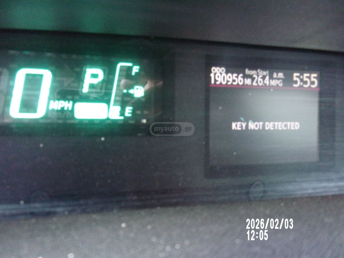 Toyota Prius C 2012 — photo 2