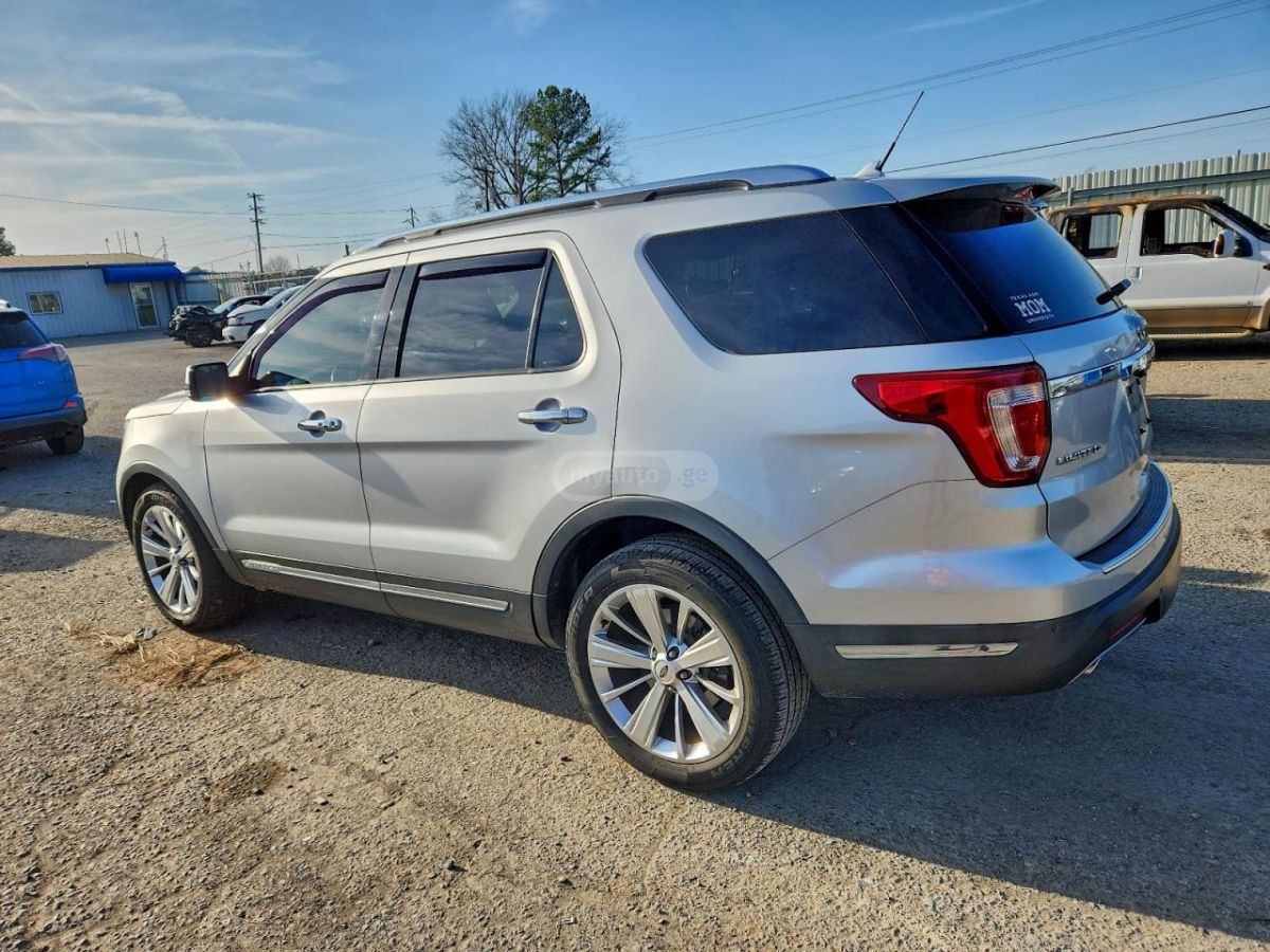 Ford Explorer 2019 — photo 2