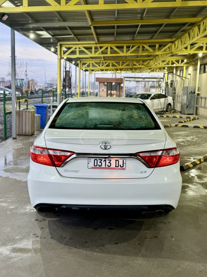 Toyota Camry 2015 — photo 2