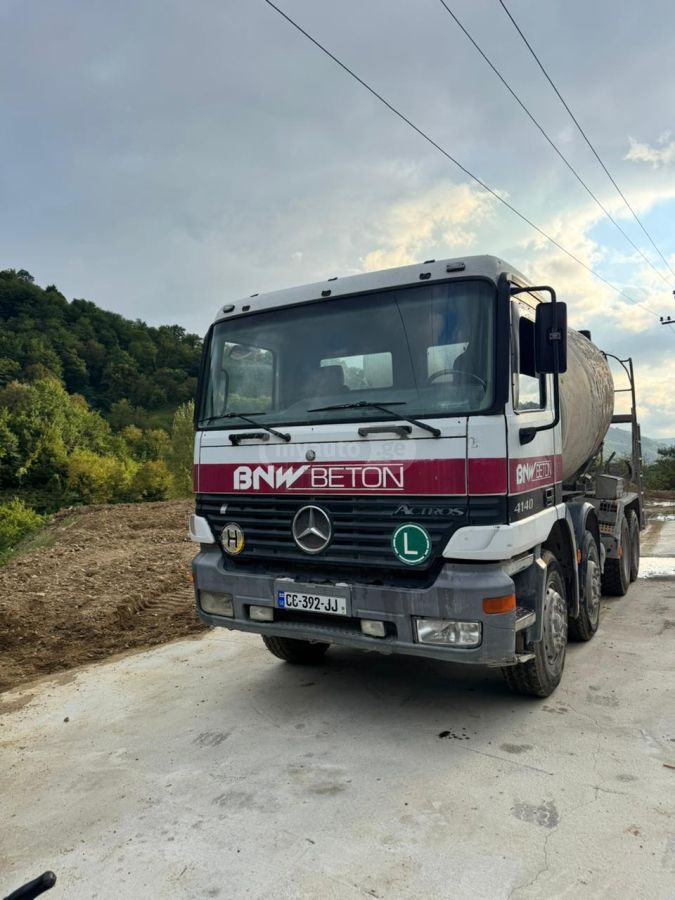 Mercedes-Benz Actros 2000 — photo 2