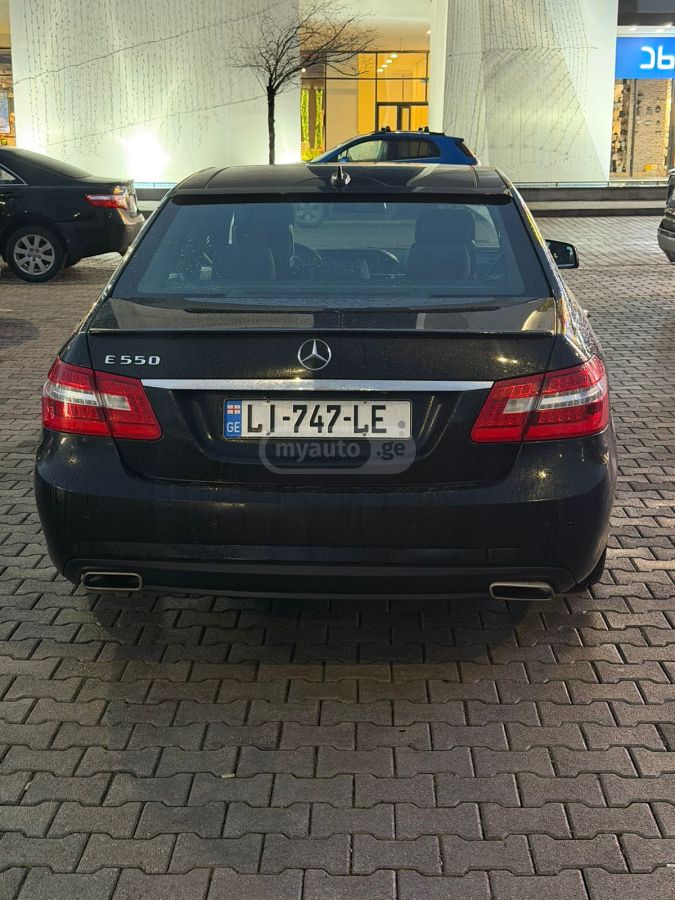 Mercedes-Benz E 550 2009 — photo 2