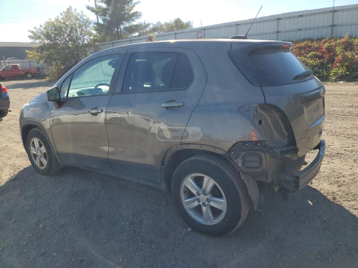 Chevrolet Trax 2020 — photo 2