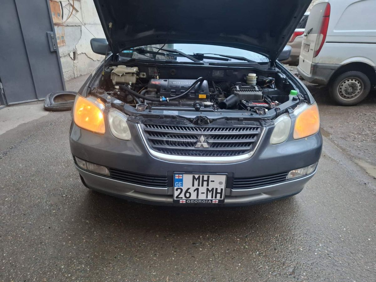Mitsubishi Airtrek 2001 — photo 2