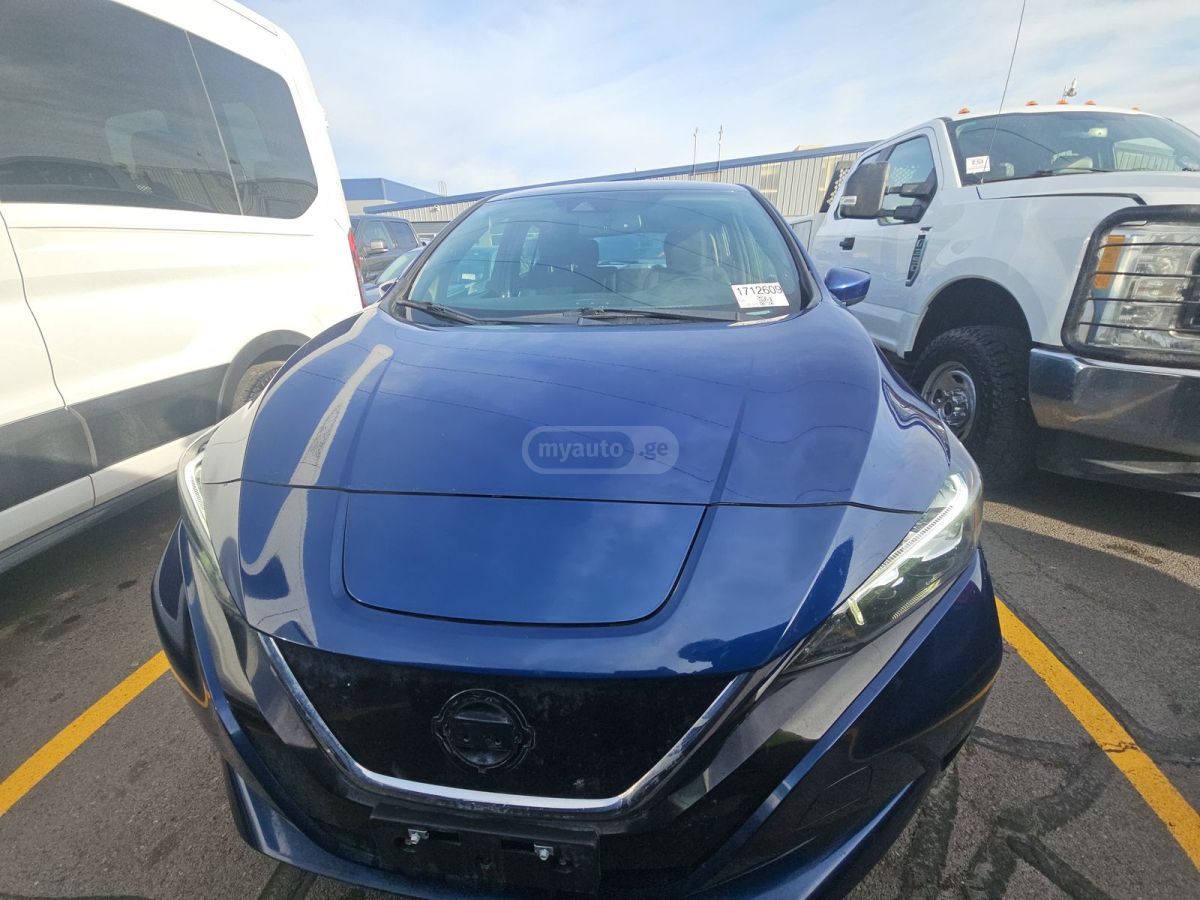 Nissan Leaf 2018 — photo 2