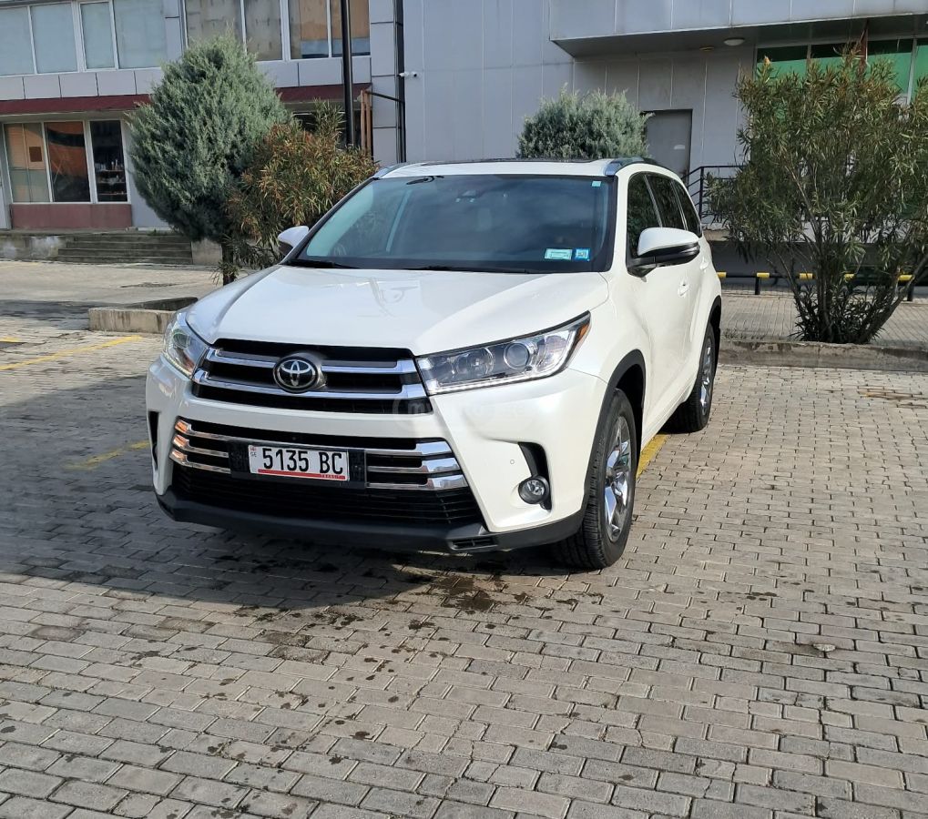 Toyota Highlander 2019 — photo 2