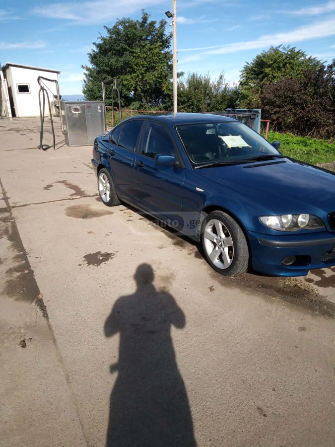 BMW 318 2002 — photo 2