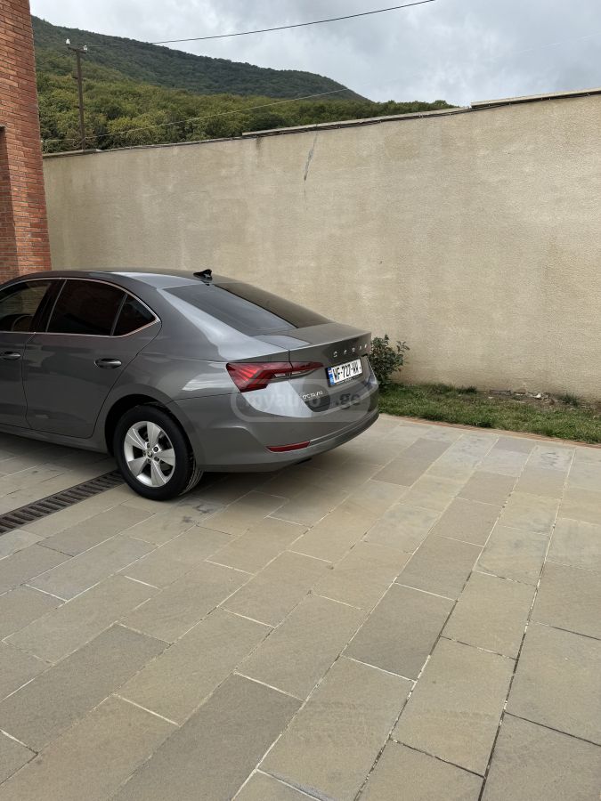 Skoda Octavia 2023 — photo 2