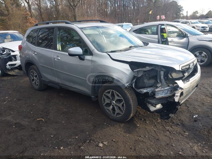 Subaru Forester 2019 — photo 2