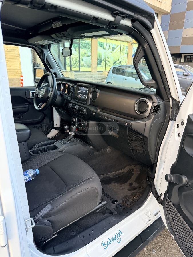 Jeep Wrangler 2022 — photo 2
