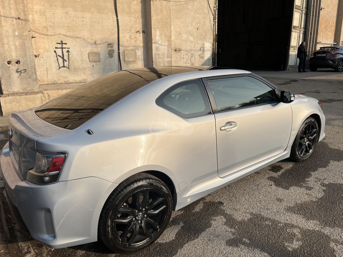Scion tC 2015 — photo 2