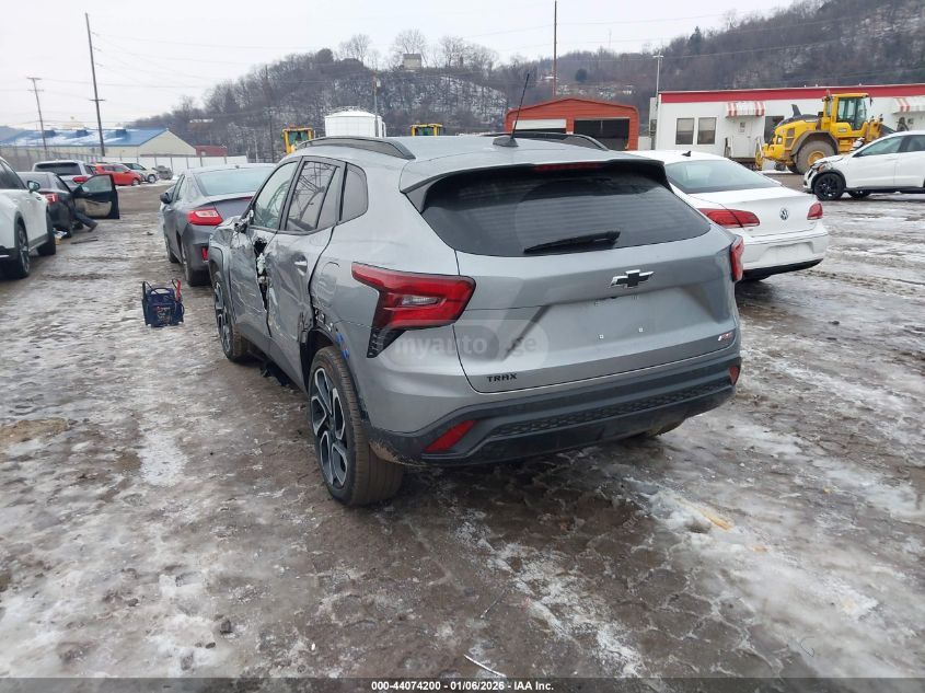 Chevrolet Trax 2023 — photo 2