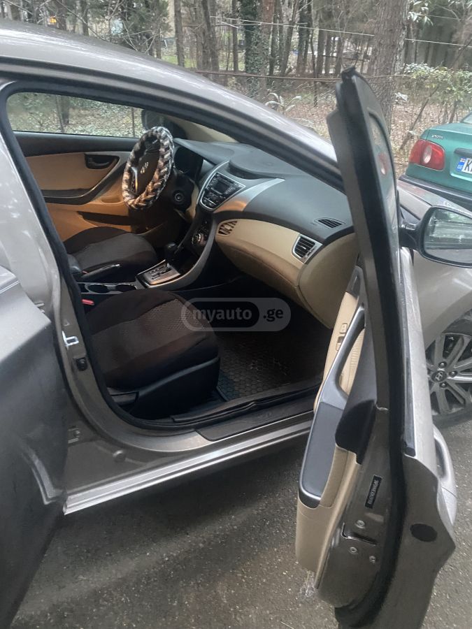 Hyundai Elantra 2013 — photo 2