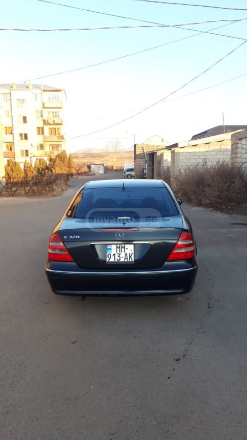 Mercedes-Benz E 320 2002 — photo 2
